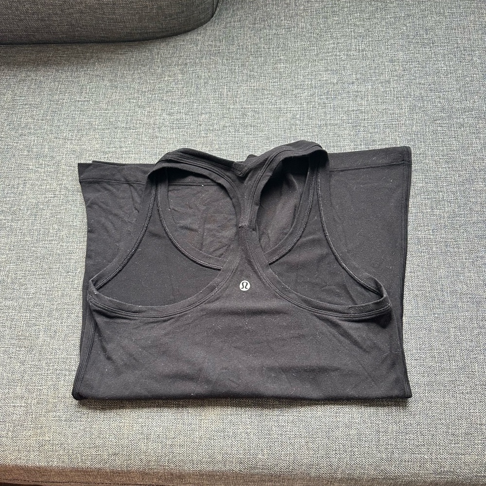 black lululemon tanktop align